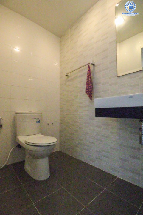 ทาวน์โฮมมือสอง ม. พฤกษาวิลล์65/2 ติวานนท์-ศรีสมาน ทาวน์โฮม3ชั้น สภาพดีมาก เหมือนไม่เคยเข้าอยู่ เนื้อที่ 25.20 ตร.ว. 3 ห้องนอน 3 ห้องน้ำ 2 ที่จอดรถ  สามรถทำเป็นโฮมออฟฟิศได้ บนทำลที่เชื่อมต่อถนน แจ้งวัฒนะ, ปากเกร็ด, ศรีสมาน ใกล้ทางด่วน "ศรีสมาน" จองเลย!